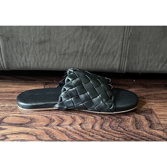 $1,195 NIB Bottega Black Veneta Weave Cassette Leather Sandals Size 41(8) main image 10